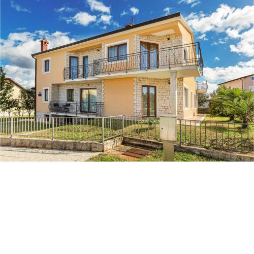 Stunning apartment in Umag with 2 Bedrooms