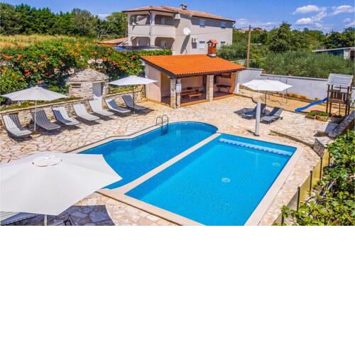 Stunning home in Brnobici with Outdoor swimming pool and 4 Bedrooms