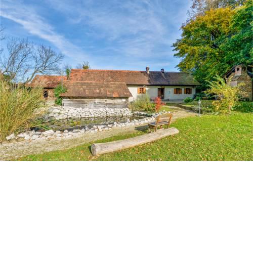 Stunning home in Cestica w/ Jacuzzi and 1 Bedrooms