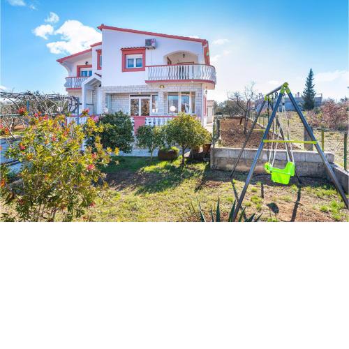 Stunning home in Debeljak with WiFi and 3 Bedrooms