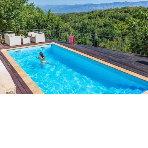 Stunning home in Dobrinj w/ Outdoor swimming pool, Sauna and 4 Bedrooms