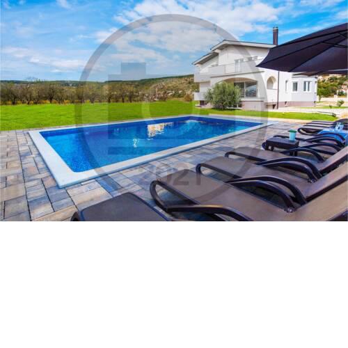 Stunning home in Donji Prolozac with Outdoor swimming pool, Sauna and 7 Bedrooms
