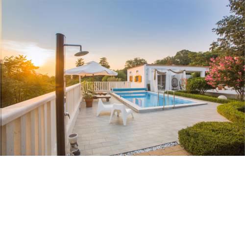 Stunning home in Dubrava kod Sibenika w/ Outdoor swimming pool, WiFi and 4 Bedrooms
