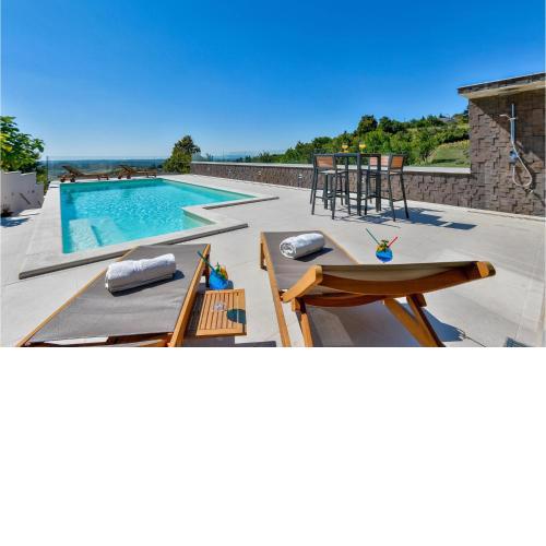 Stunning home in Kalnik with Outdoor swimming pool, Heated swimming pool and 5 Bedrooms