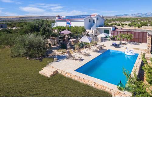 Stunning home in Kosljun with Outdoor swimming pool, WiFi and 3 Bedrooms
