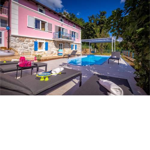 Stunning home in Lovran w/ Outdoor swimming pool and 4 Bedrooms