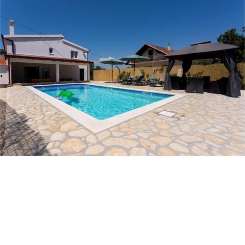 Stunning home in Lovrec w/ Outdoor swimming pool, WiFi and 3 Bedrooms