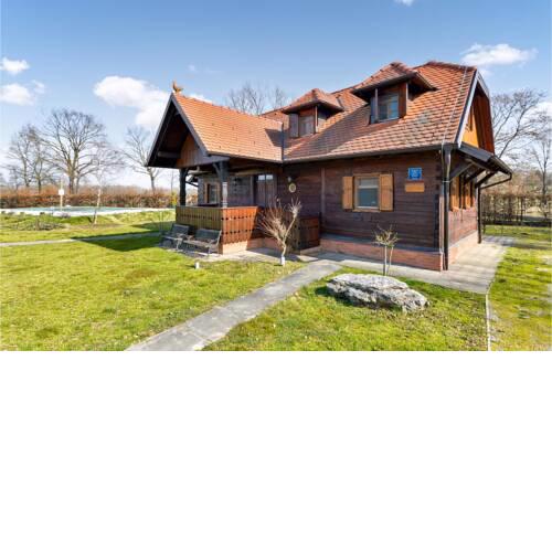 Stunning home in Mala Ludina with Outdoor swimming pool, WiFi and 3 Bedrooms