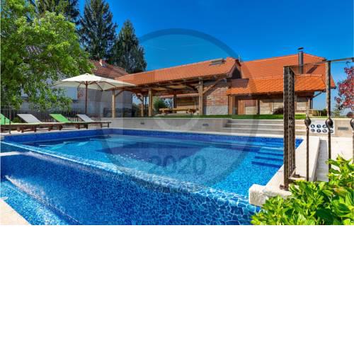 Stunning home in Martinkovec w/ Outdoor swimming pool, Sauna and 3 Bedrooms