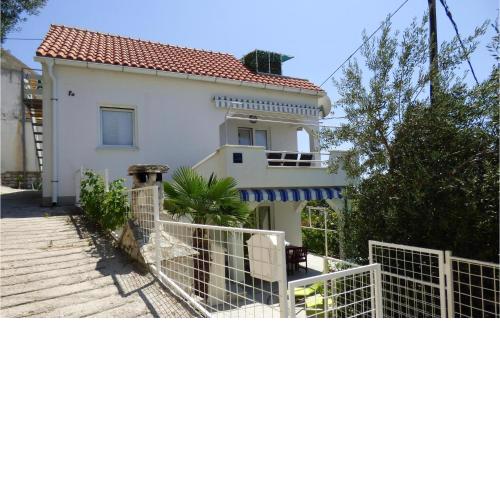 Stunning home in Mimice with Jacuzzi, WiFi and 3 Bedrooms