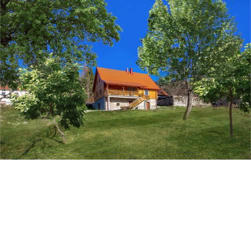 Stunning home in Moravice w/ 4 Bedrooms