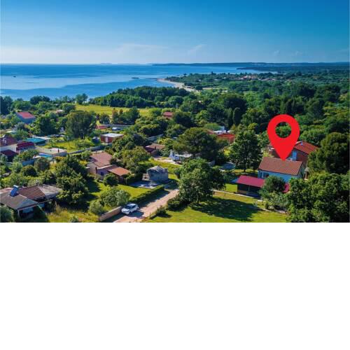 Stunning home in Peroj with 2 Bedrooms