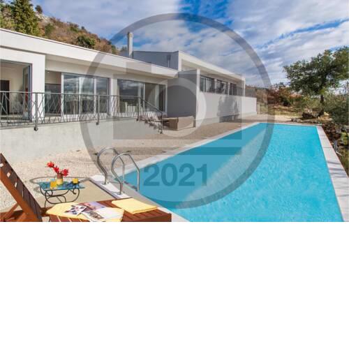 Stunning home in Sestanovac with Outdoor swimming pool and 4 Bedrooms