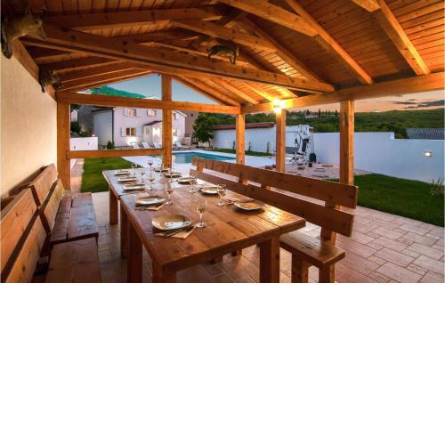 Stunning home in Slivno with Outdoor swimming pool, WiFi and 3 Bedrooms