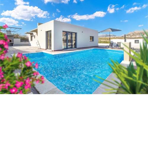 Stunning home in Split w/ Jacuzzi, WiFi and 4 Bedrooms