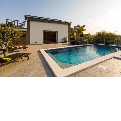 Stunning home in Split with Sauna and 4 Bedrooms