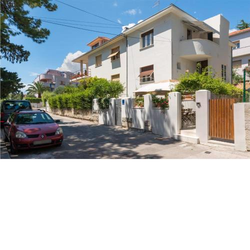 Stunning home in Split with WiFi and 2 Bedrooms