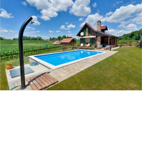 Stunning home in Starcevljani with Outdoor swimming pool, Jacuzzi and 2 Bedrooms