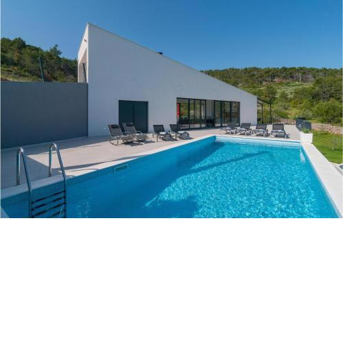 Stunning home in Stomorska with Outdoor swimming pool, WiFi and 4 Bedrooms