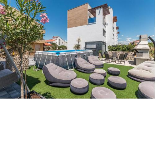 Stunning home in Sukosan with WiFi, Outdoor swimming pool and 2 Bedrooms