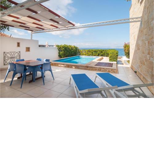 Stunning home in Supetar with WiFi, Heated swimming pool and 2 Bedrooms