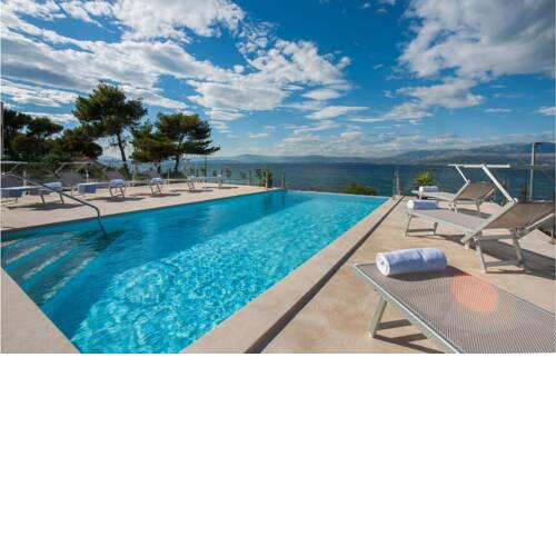 Stunning home in Sutivan with Outdoor swimming pool, Heated swimming pool and 3 Bedrooms