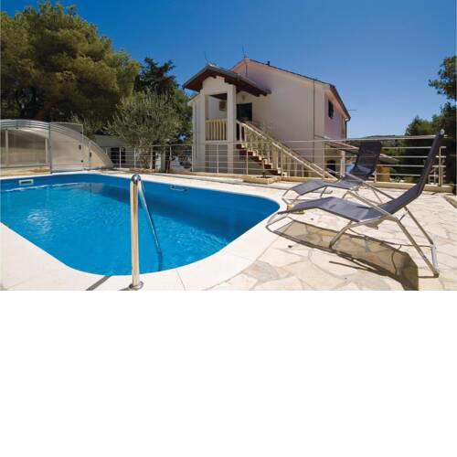 Stunning home in Tisno with Outdoor swimming pool, WiFi and 3 Bedrooms