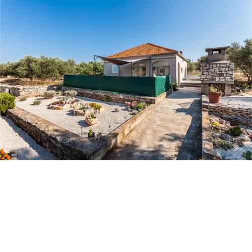 Stunning home in Vela Luka with Jacuzzi and 2 Bedrooms