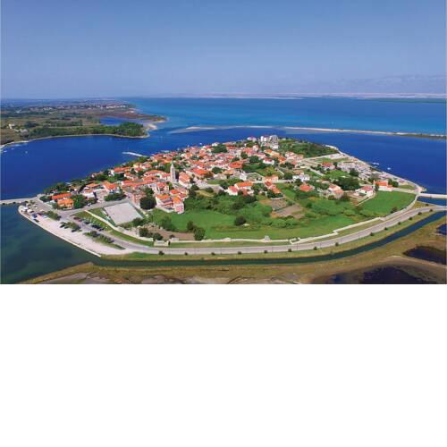 Stunning home in Vrsi w/ WiFi, Outdoor swimming pool and 4 Bedrooms