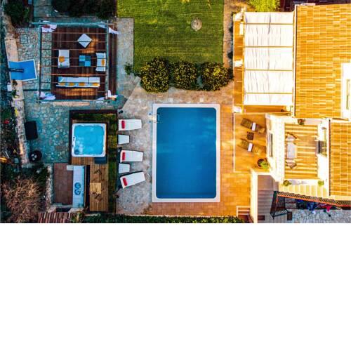 Stunning home in Zrnovo with Outdoor swimming pool, WiFi and 4 Bedrooms