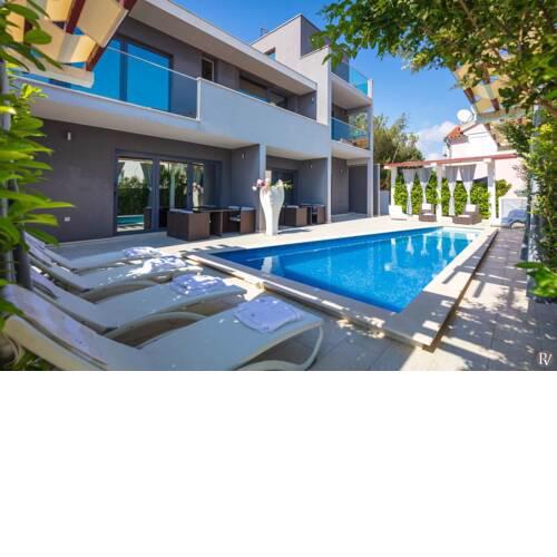 Stupin Celine Villa Sleeps 15 with Air Con and WiFi