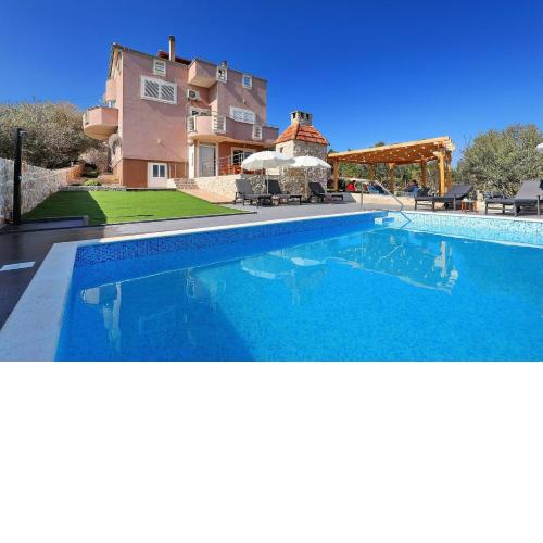 Stylish And Modern Sea View Apartment Giulia