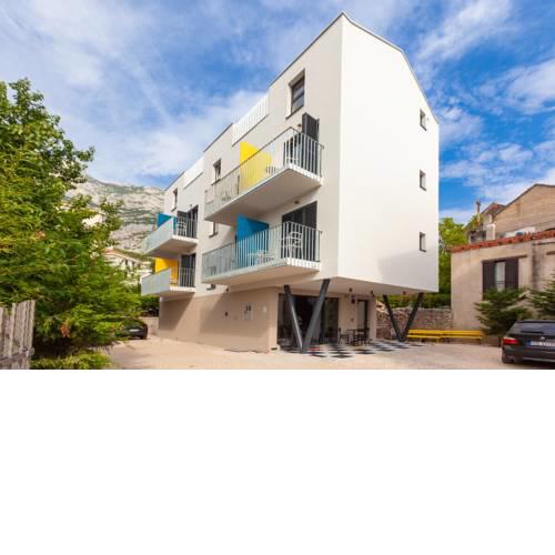 SUBTUB Hostel Makarska
