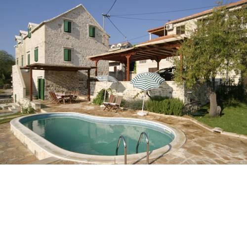Sumartin Villa Sleeps 6 Pool WiFi
