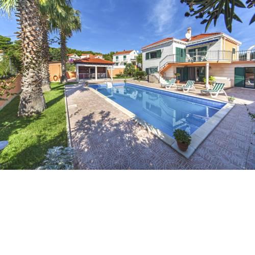 Sumartin Villa Sleeps 8 Pool WiFi