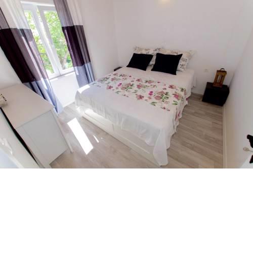 Summer Apartment