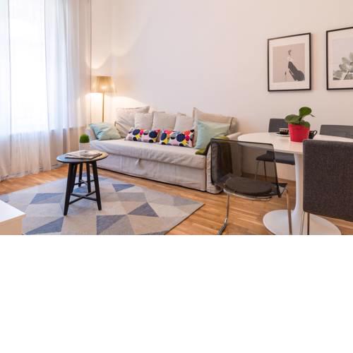 Spacious Apartment near Main Train Station
