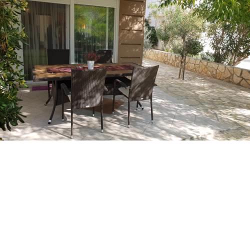 Sunny garden ap close to Zrce beach
