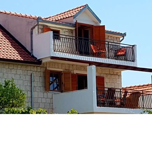 Cozy Apartment Okrug Donji Dalmatia in Croatia with Beach nearby