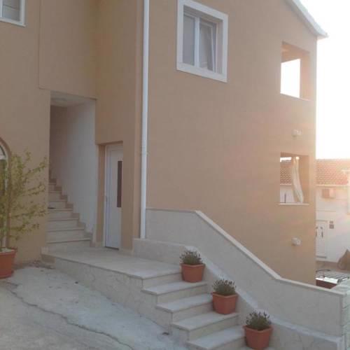 Sutivan Apartments