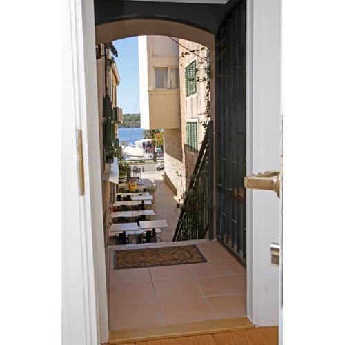 Swan City Apartment & Room