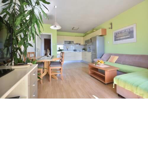 Sweet Apartment in Bol