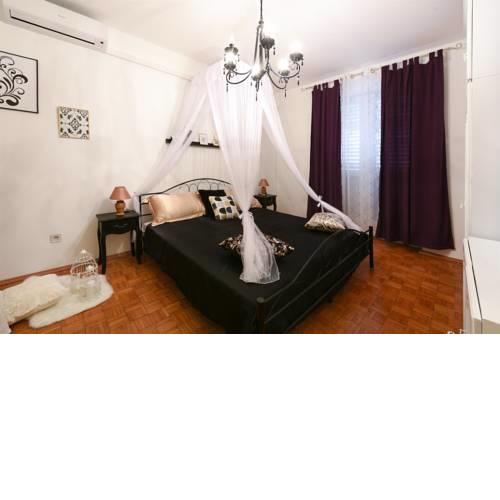 Sweet Apartment