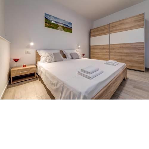 Temple Luxury Apartment 3