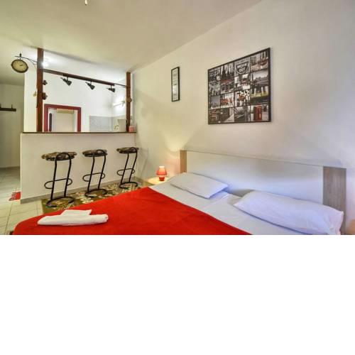 The Big Smile Apartments