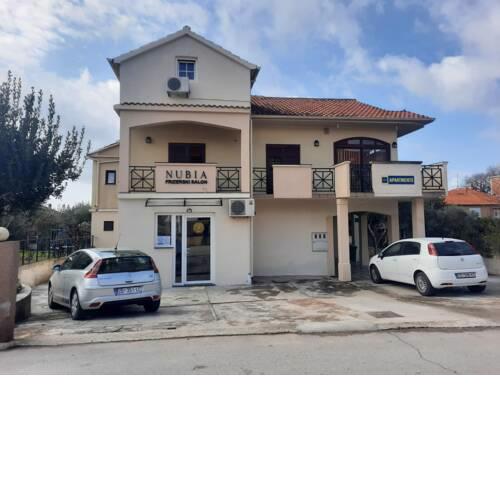 The house is located in a place near Zadar, with 4000 inhabitants