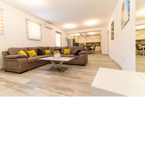 The Place Apartments Okrug Gornji