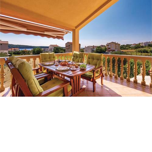 Three-Bedroom Apartment Barbat with Sea View 01