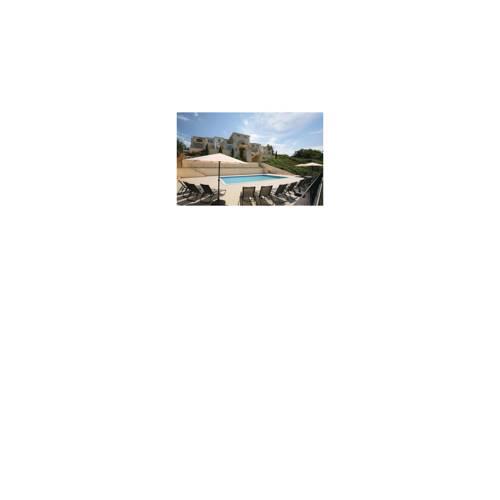 Three-Bedroom Apartment Buje with an Outdoor Swimming Pool 03
