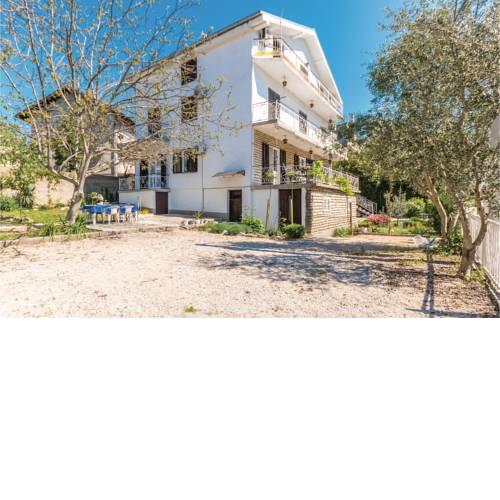 Three-Bedroom Apartment in Biograd
